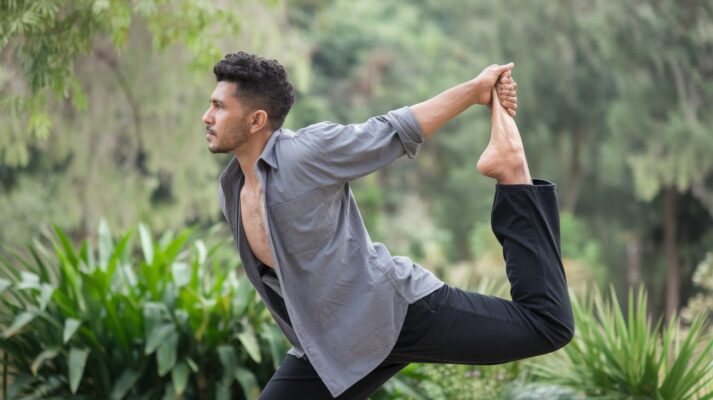 Yoga Căn Bản Cho Nam Giới: Hành Trình Khám Phá Sức Mạnh Bên Trong